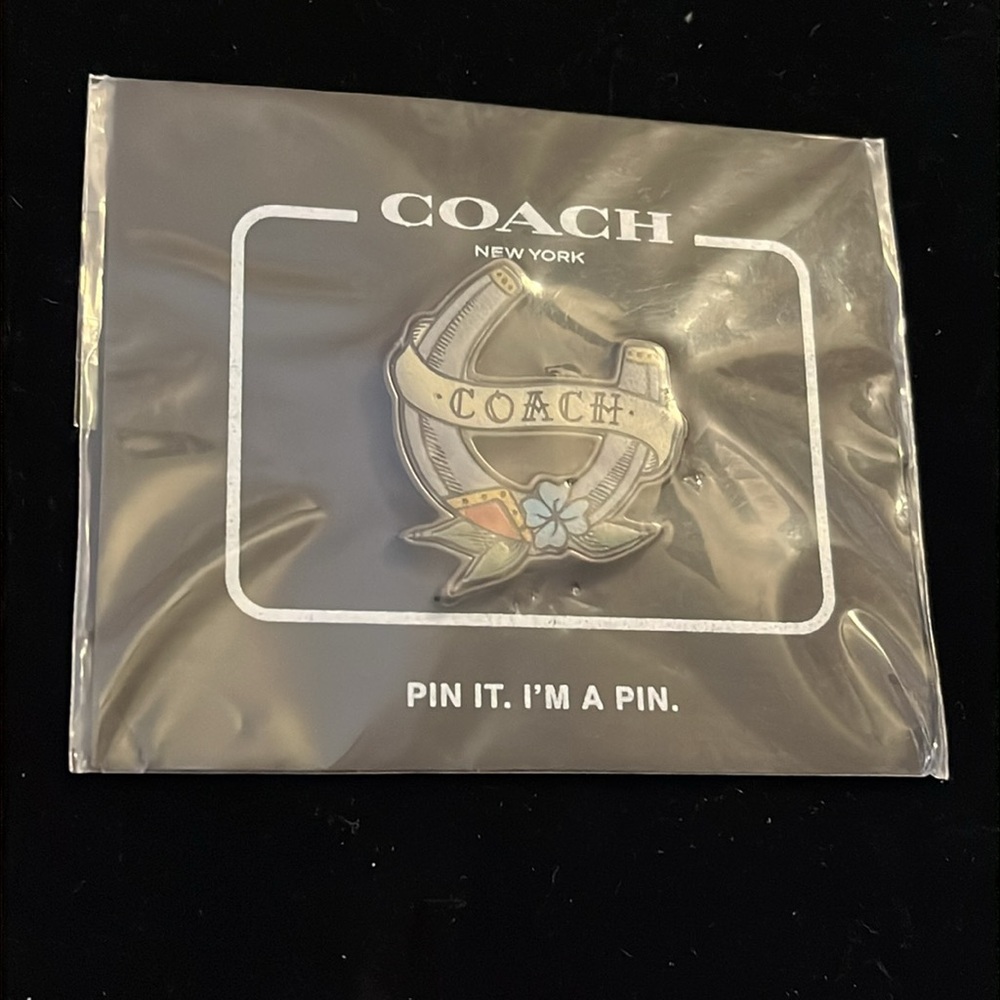 Rare Coach Pin With Tattoo Horseshoe - Picture 4 of 7